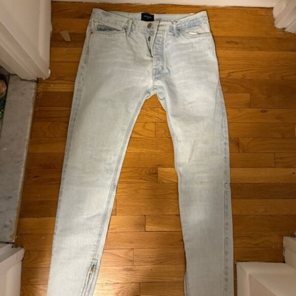 Men’s Fear of God light wash jean - Picture 1 of 5